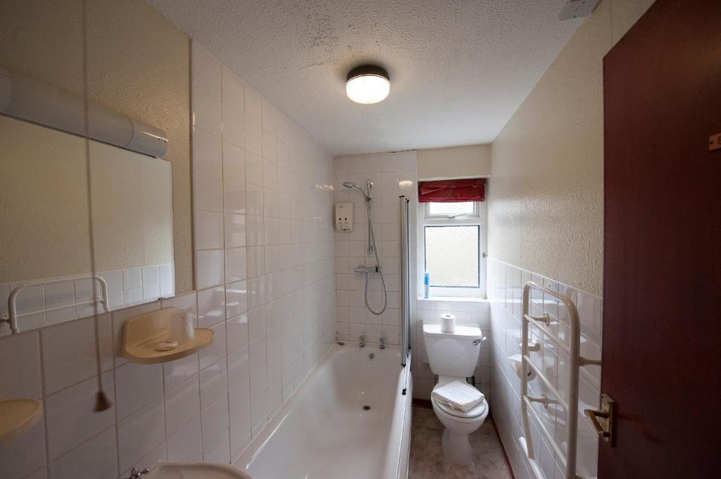 Cwmwennol Country House Saundersfoot Room photo